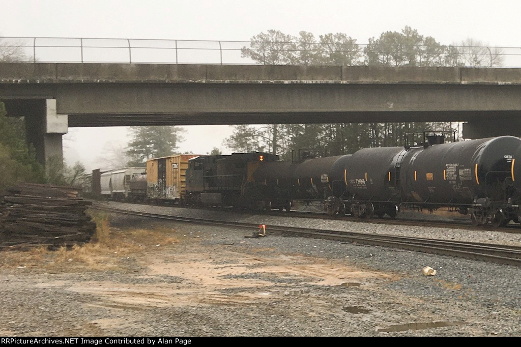 CSX 560 mid train